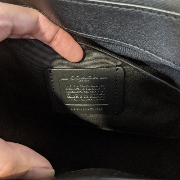 SOLD! Coach Faye Black Leather Bag - Picture 3 of 9